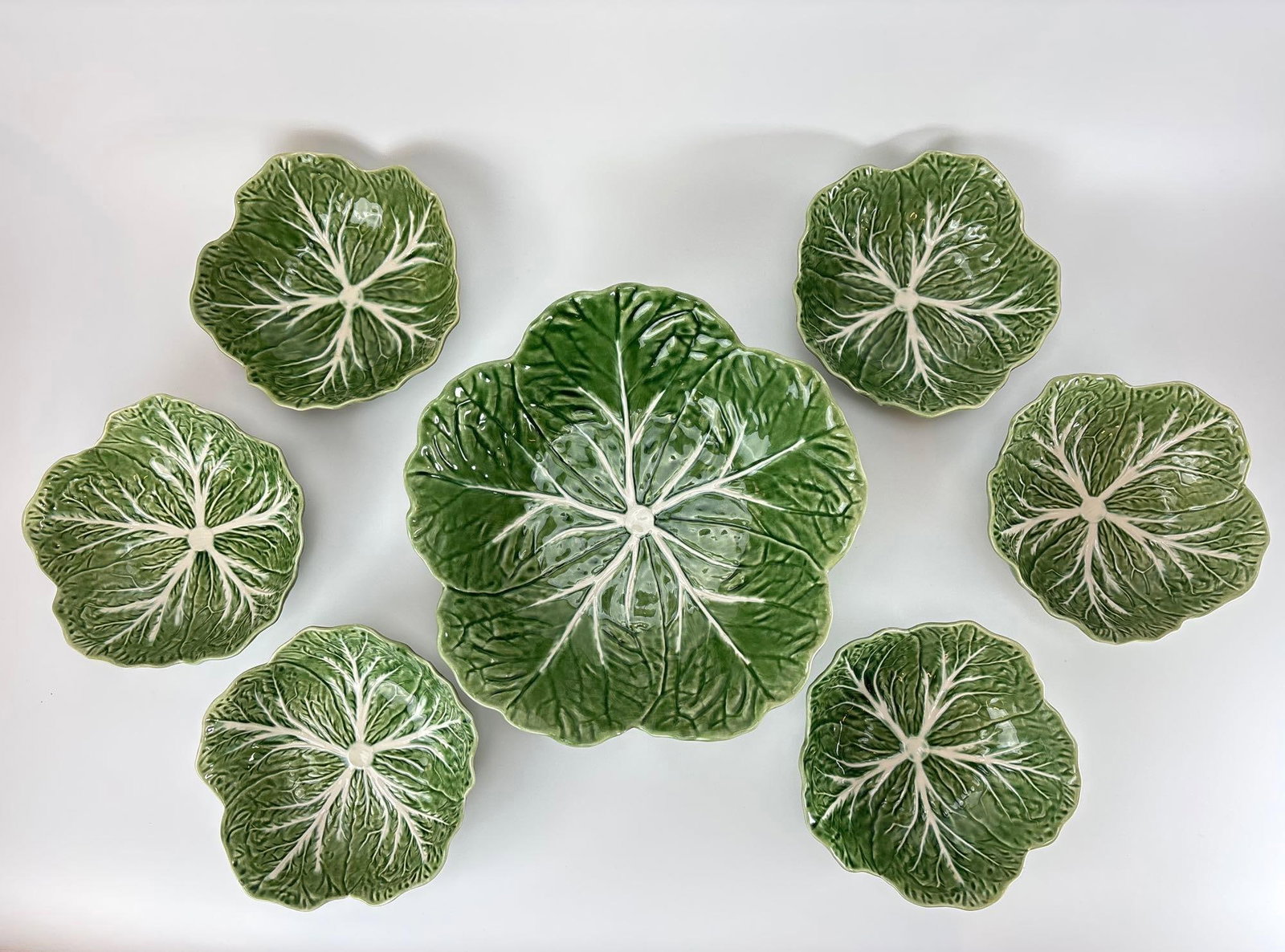 COLLECTION OF 7 BORDALLO PINHEIRO PORTUGAL CABBAGE LEAF BOWLS (1 of 10)