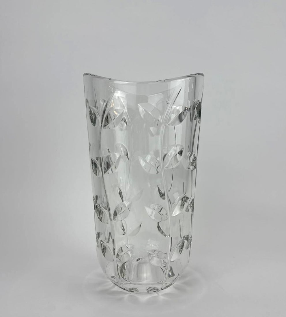 TIFFANY & CO. CRYSTAL VASE (1 of 10)