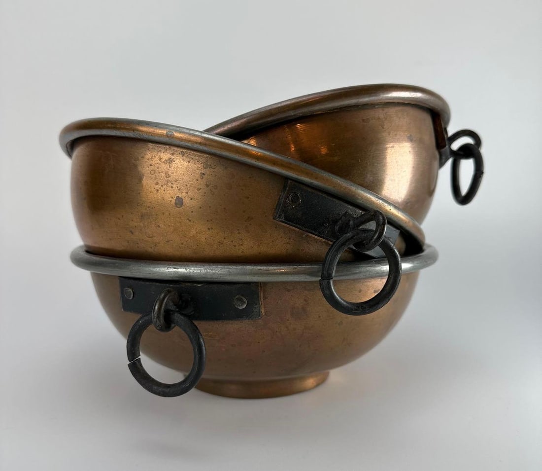 SET OF ANTIQUE COPPER POTS WITH IRON RING HANDLES (1 of 7)