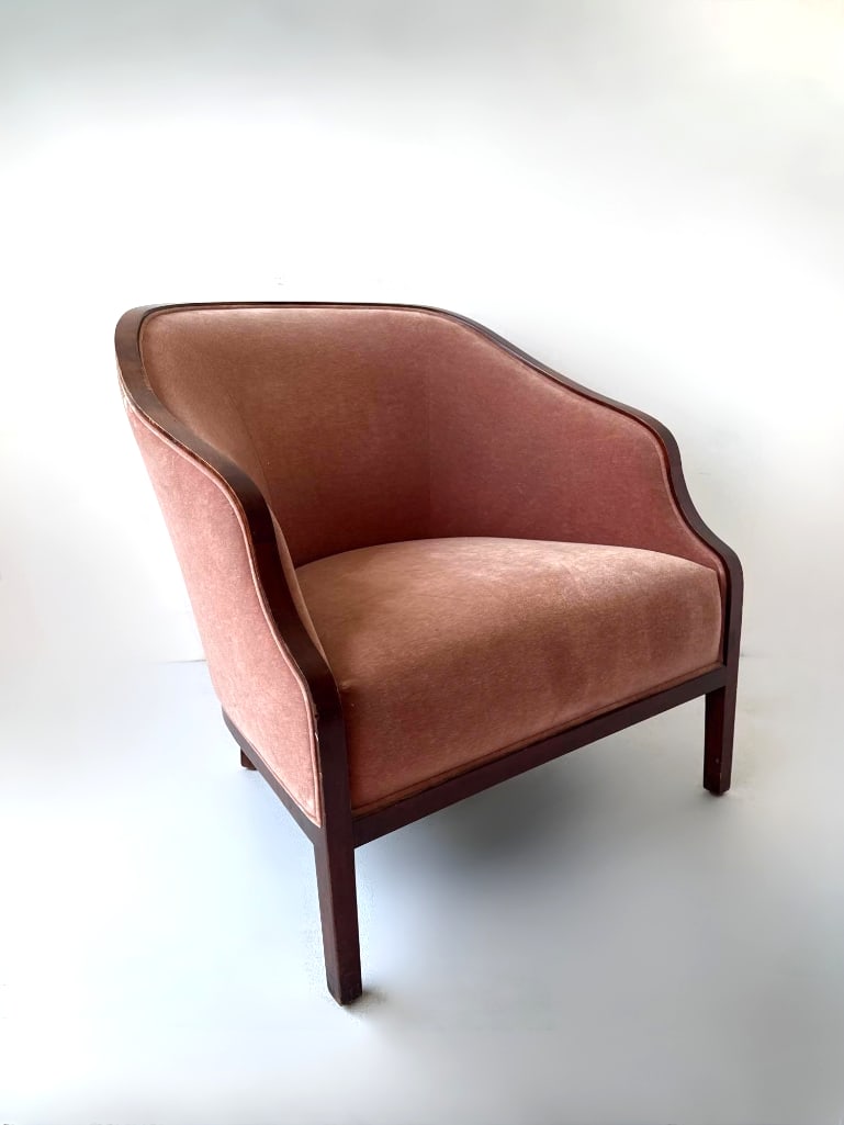 1970'S WARD BENNETT BANKER'S CHAIR FOR BRICKEL ASSOCIATES: A vintage, '70's light pink Ward Bennett banker's chair. Approximate Dimensions: 33" H x 29” x 33” / seat height 18” Artist or Maker: Ward Bennett Designs for Brickel