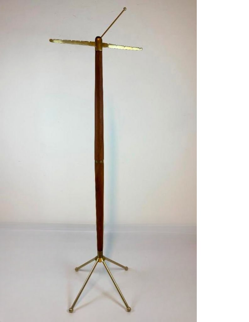 GIO PONTI MID-CENTURY ITALIAN BRASS AND WALNUT TRIPOD COAT RACK, CIRCA 1950s (1 of 9)