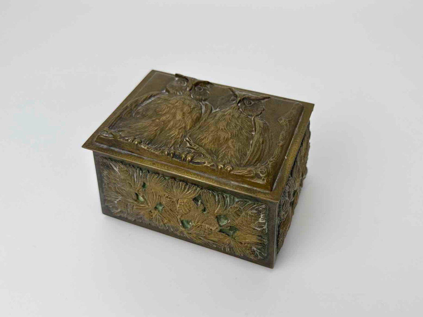 ANTIQUE ART NOUVEAU CAST BRASS OWL TRINKET BOX: *Early 20th-century Art Nouveau style heavy cast brass or bronze desk casket Approximate Dimensions: 2.75” H X 4.75” W X 3.75” D Artist or Maker: Unknown Provenance: