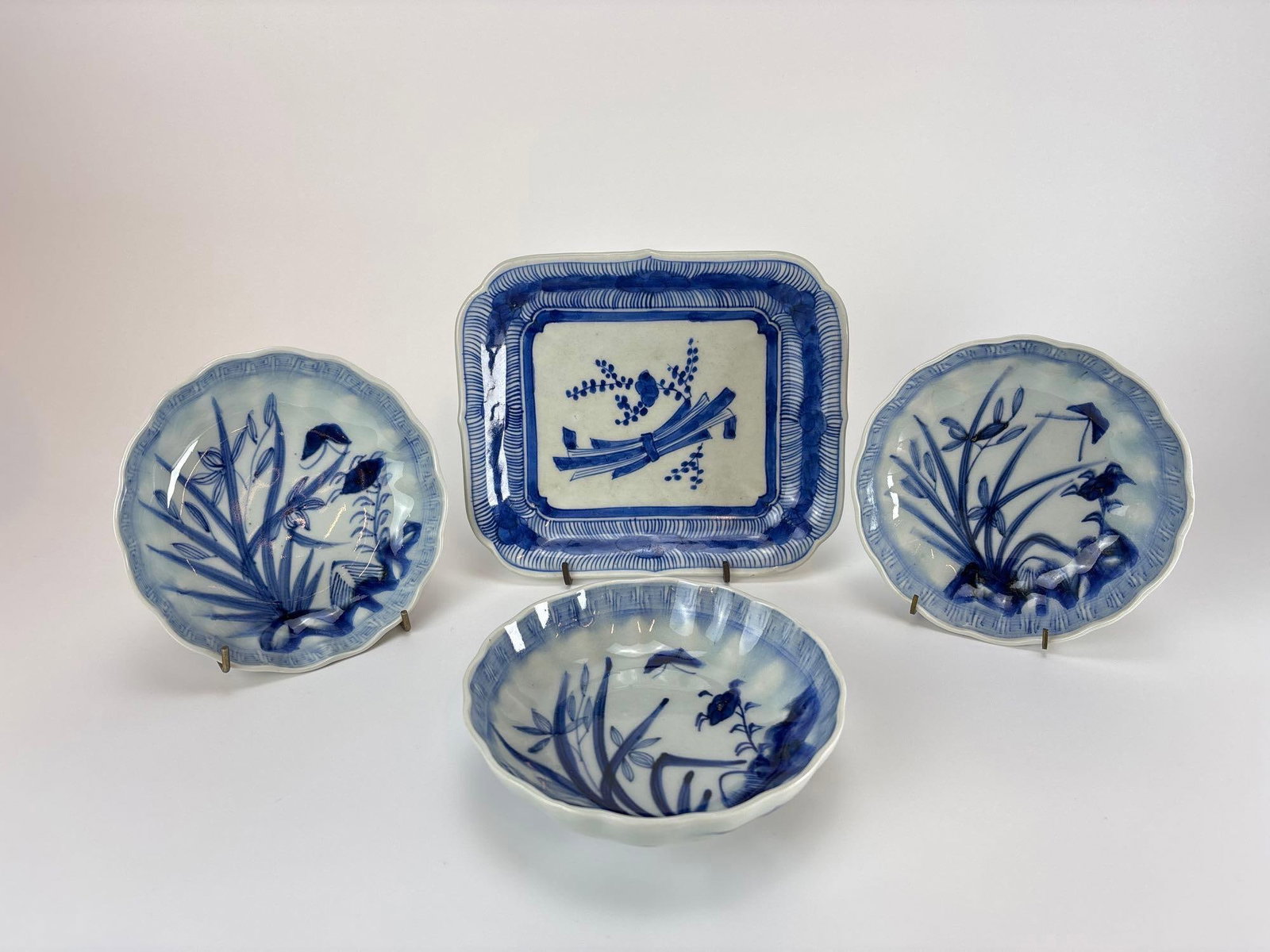 4 PIECE ANTIQUE JAPANESE IMARI PORCELAIN LIKELY 19TH CENTURY (1 of 13)