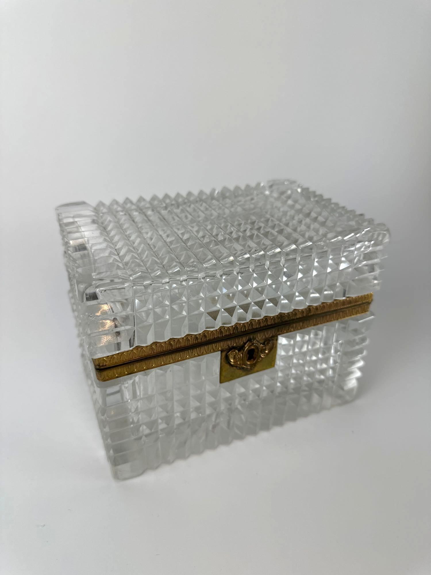 ANTIQUE FRENCH BACCARAT STYLE DIAMOND CUT CRYSTAL AND ORMOLU BRASS CASKET BOX (1 of 10)