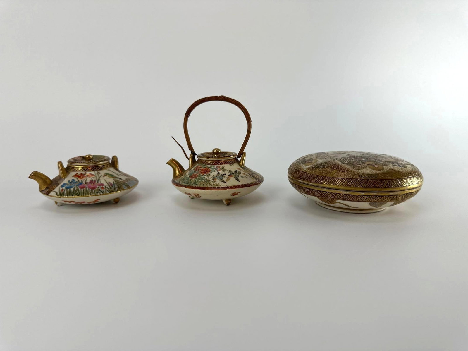 3-PIECE JAPANESE SATSUMA MINIATURE TEAPOTS AND COVERED TRINKET BOX (1 of 12)