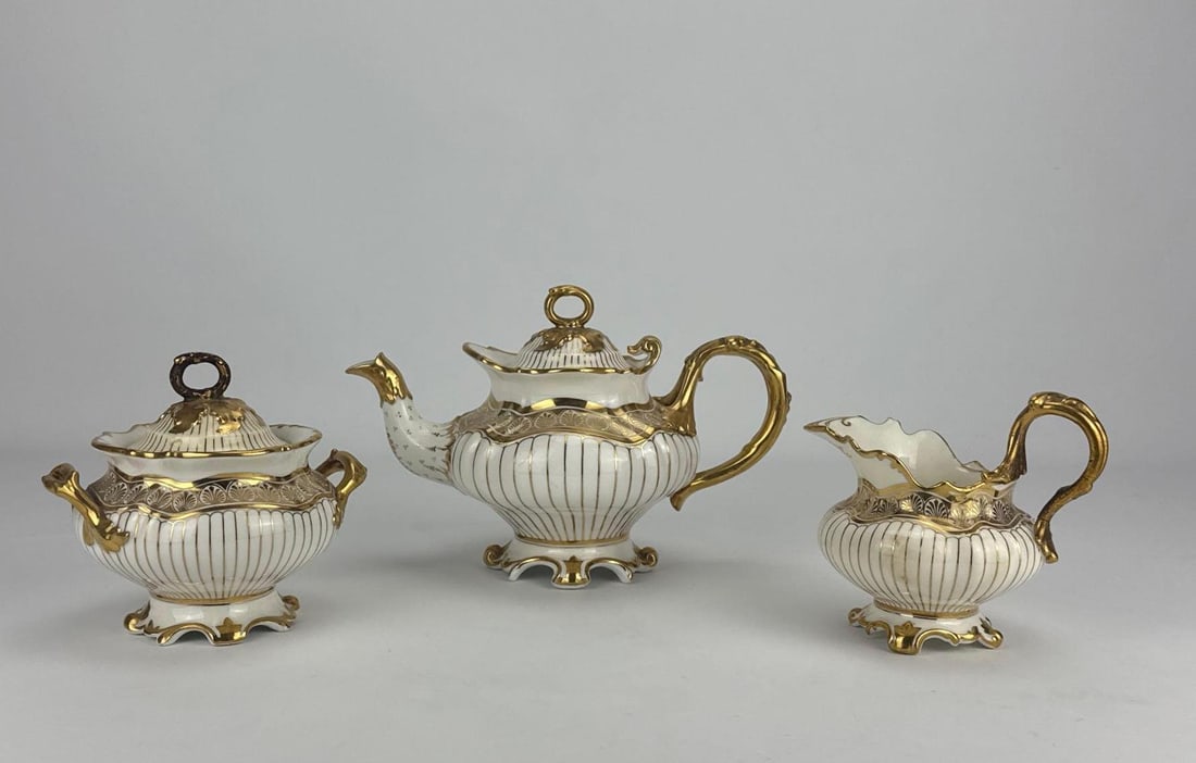 ANTIQUE CAULDON ENGLAND GILT PORCELAIN TEA SET TEAPOT SUGAR CREAMER (1 of 20)