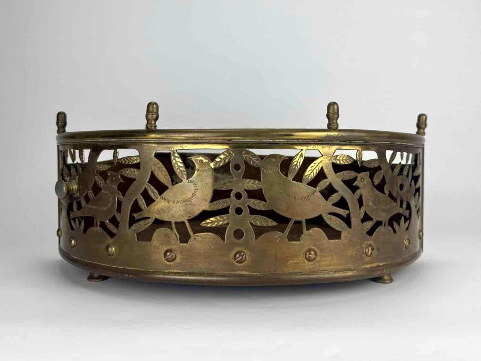 ANTIQUE BRASS FIREPLACE HEARTH FENDER W/ BIRD-AND-BRANCH MOTIF (1 of 17)