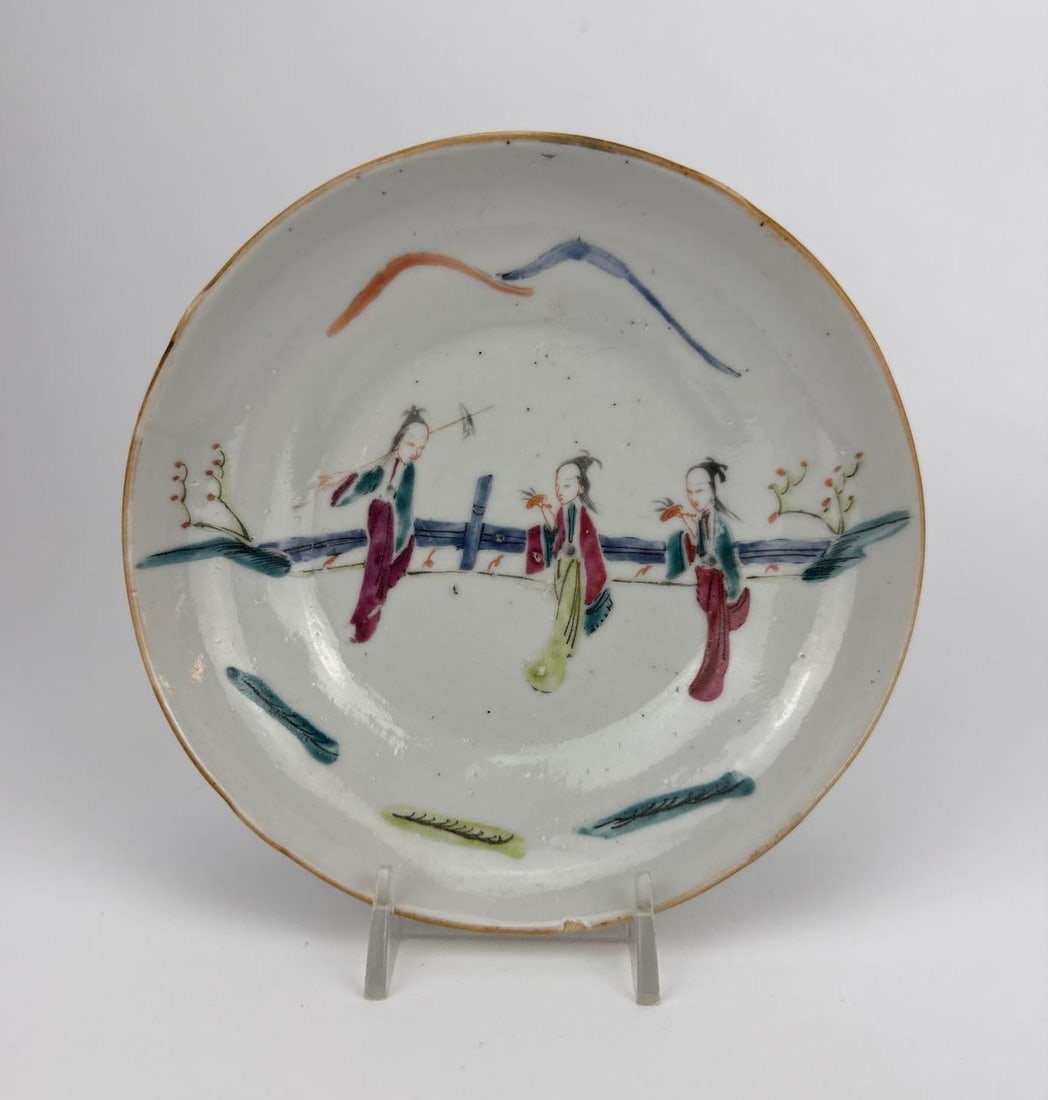 CHINESE ENAMELED PORCELAIN DISH WITH FIGURES (1 of 12)