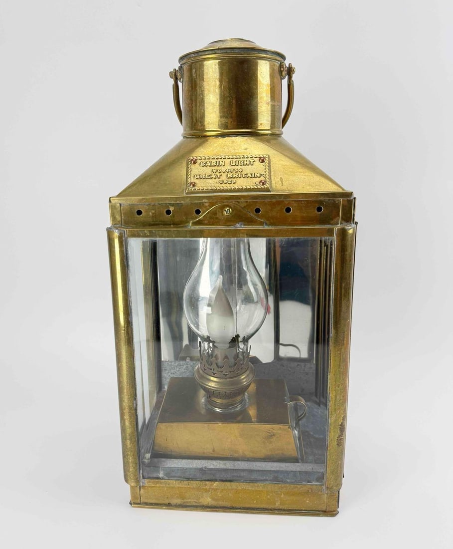 BRASS SHIPS CABIN WALL LANTERN, CABIN LIGHT GREAT BRITAIN PLAQUE, ELECTRIFIED (1 of 8)