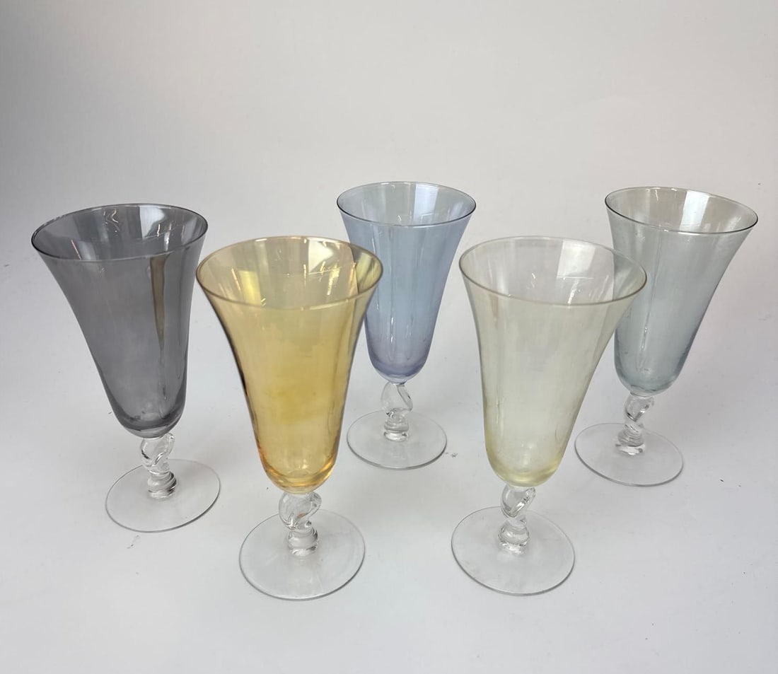 SET OF FIVE VENETIAN GLASS CHAMPAGNE FLUTES (1 of 5)