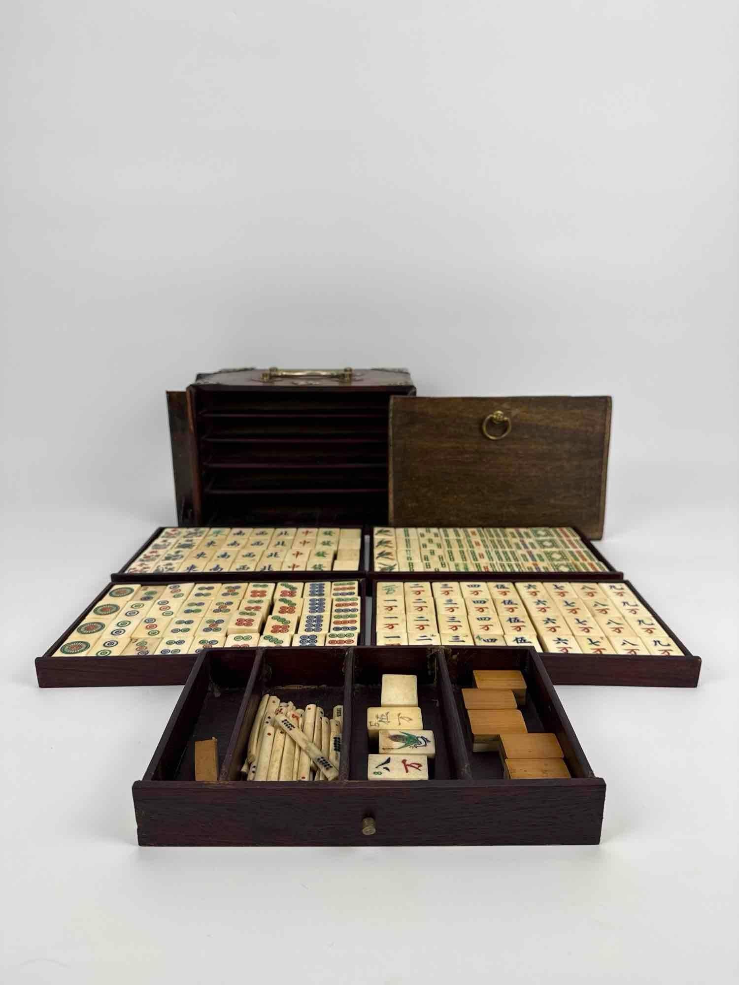 ANTIQUE CHINESE BONE AND BAMBOO MAHJONG SET IN FITTED FIVE DRAWER WOODEN CASE (1 of 17)
