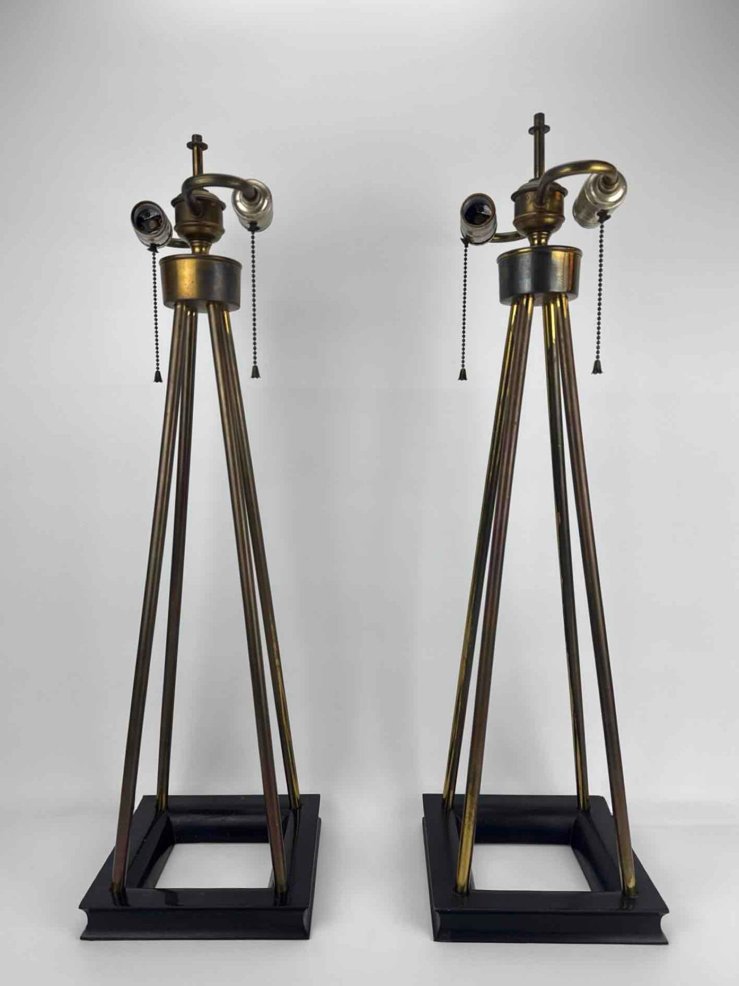 PAIR OF POSTMODERN ARCHITECTURAL TABLE LAMPS, PATINATED BRASS OBELISK FORM (1 of 16)