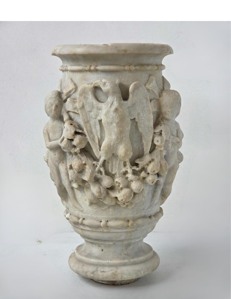 ANTIQUE FIGURAL CARVED MARBLE ARCHITECTURAL REMNANT/ CAPITAL /URN (1 of 11)