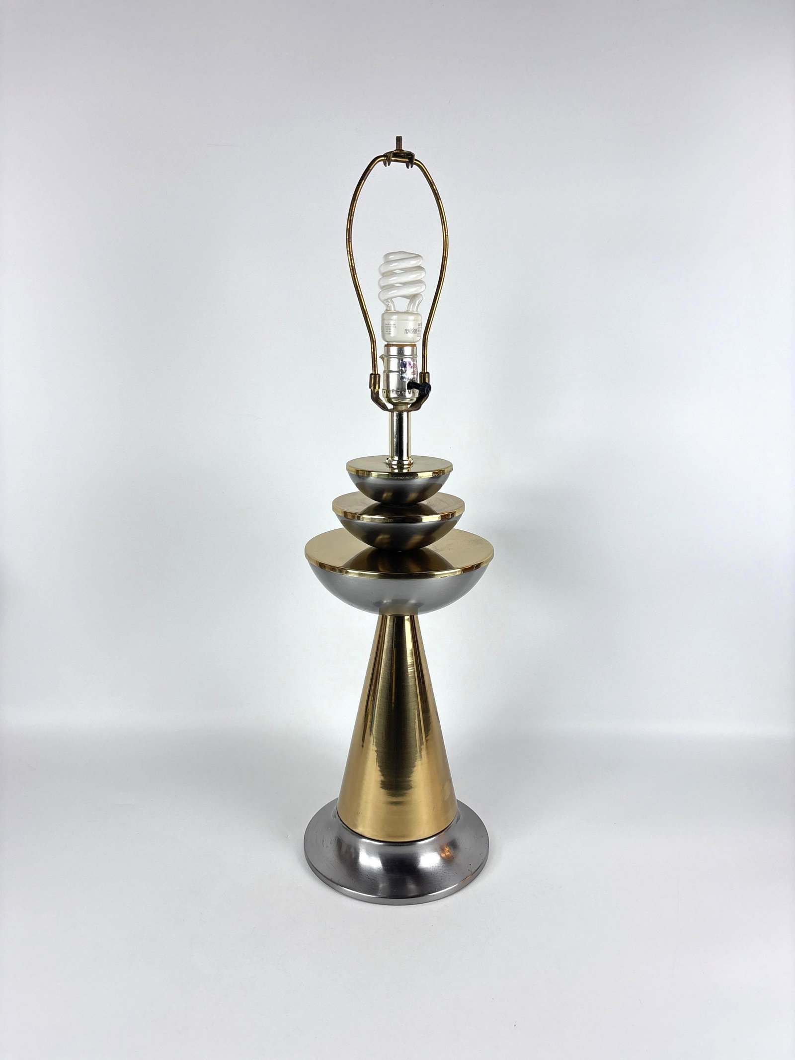 LAUREL STYLE MID-CENTURY MODERN STACKED METAL TABLE LAMP SPACE AGE DESIGN (1 of 3)