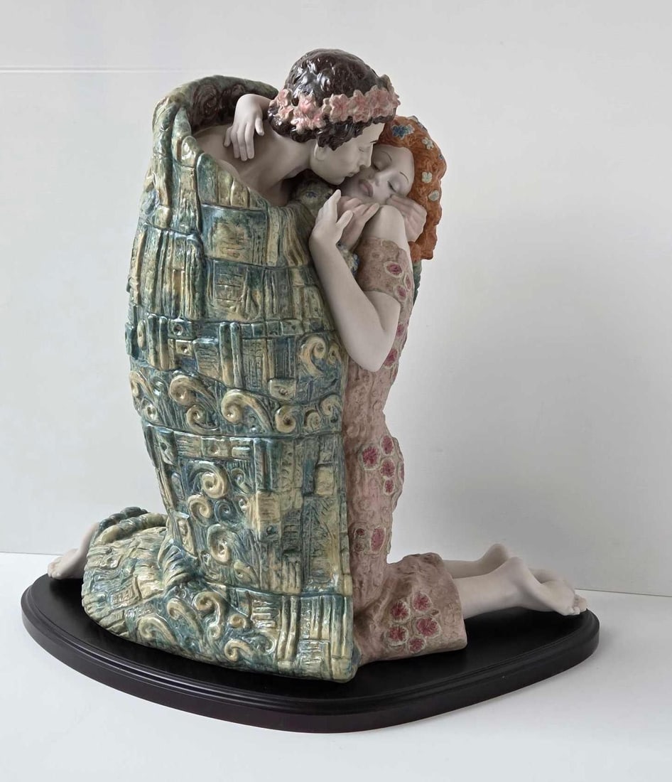 LLADRO PORCELAIN SCULPTURE THE KISS AFTER GUSTAV KLIMT LIMITED EDITION (1 of 17)