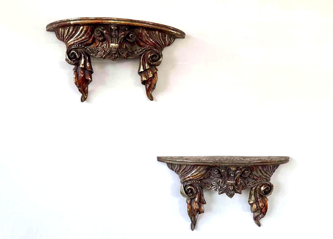 PAIR OF ITALIAN BAROQUE STYLE CARVED GILTWOOD WALL BRACKETS/SHELVES (1 of 16)
