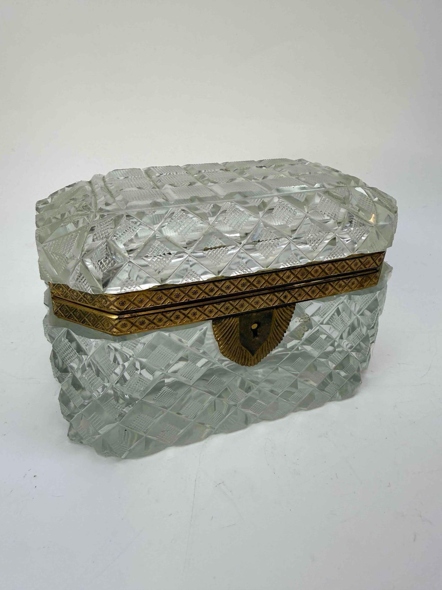 ANTIQUE CUT CRYSTAL AND GILT METAL MOUNTED HINGED CASKET BACCARAT ATTR. (1 of 3)