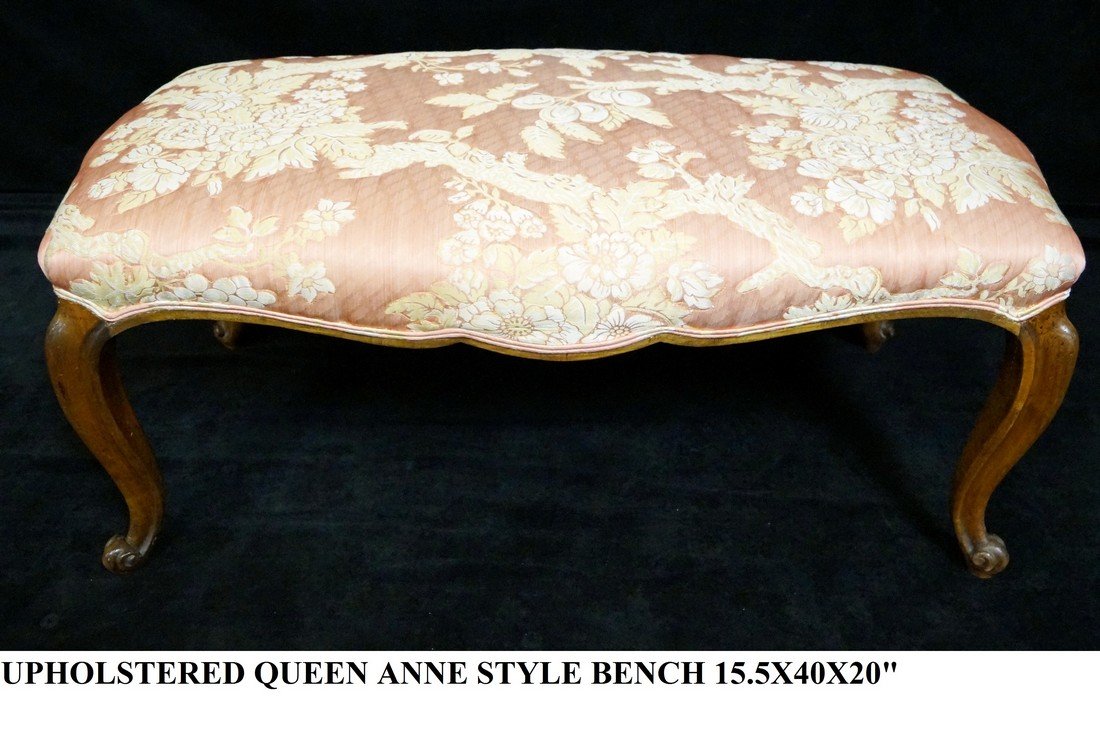 UPHOLSTERED BENCH (1 of 3)