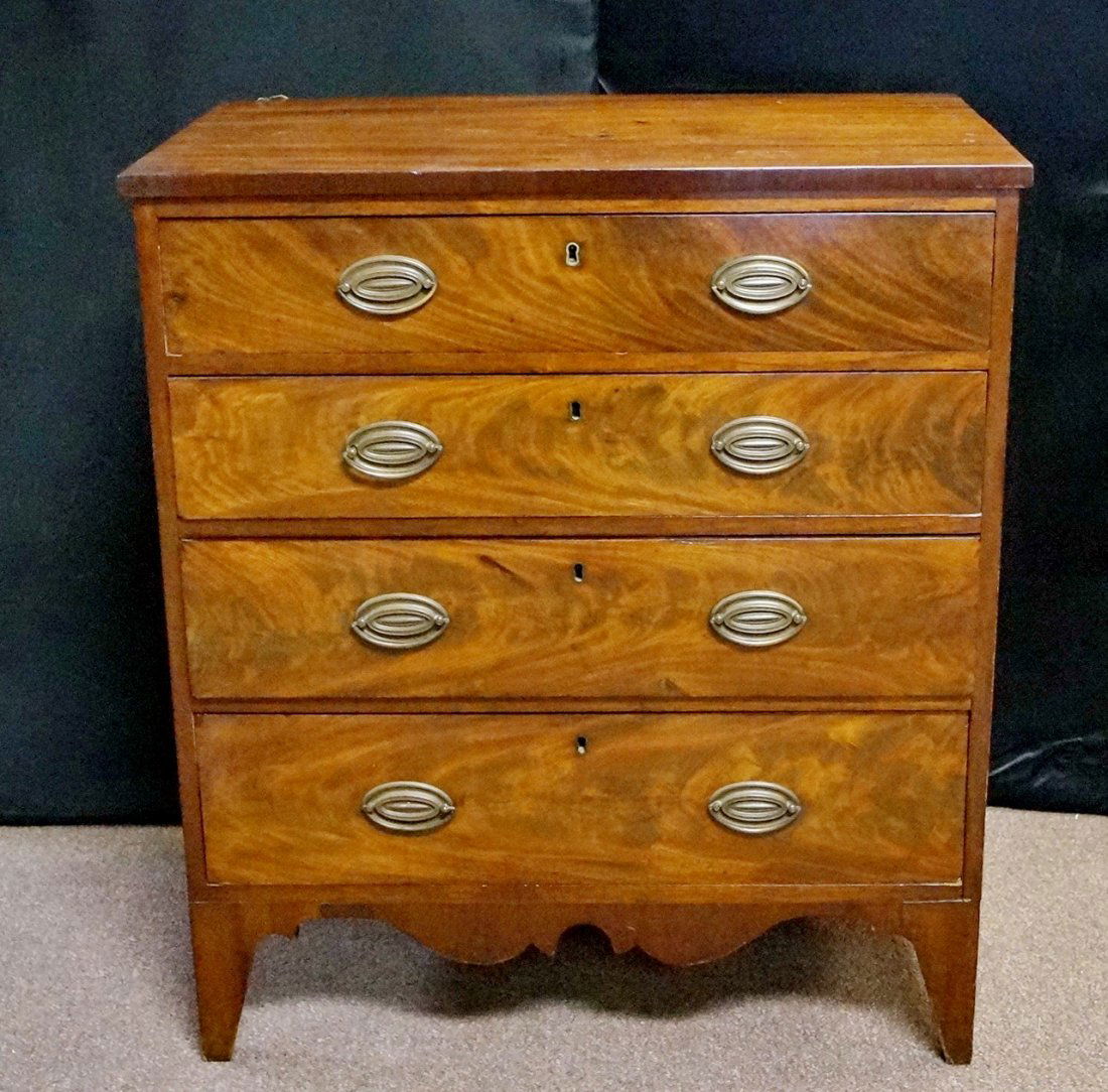 18/19TH C. AMERICAN 4 DRAWER CHEST (1 of 4)
