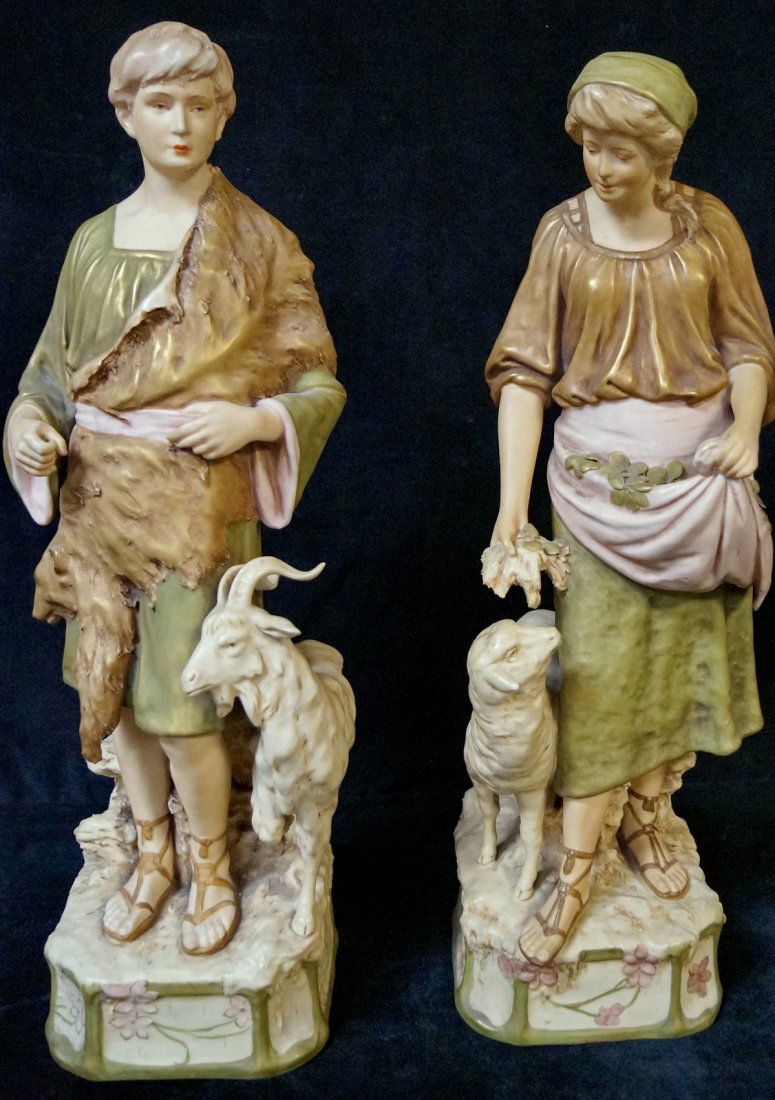 PR. ROYAL DUX FIGURES (1 of 4)