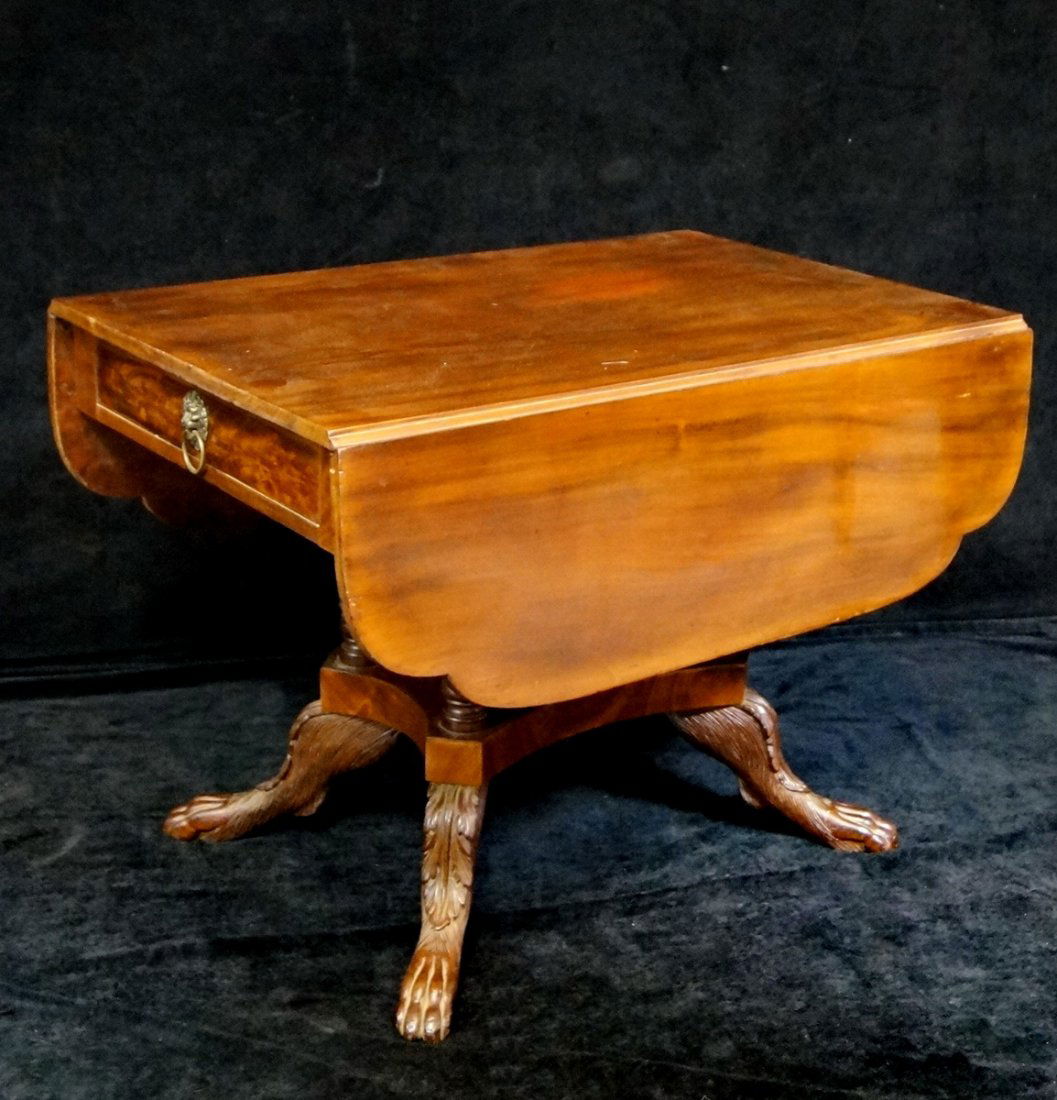 19TH C. DROP LEAF TABLE: STYLE OF DUNCAN PHYFE: 19TH C. DROP LEAF TABLE: STYLE OF DUNCAN PHYFE 27H 38W 27D