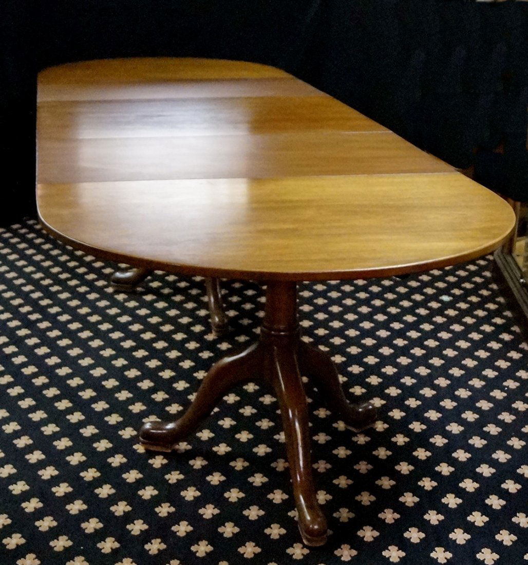 KITTINGER TRIPLE PEDESTAL QUEEN ANNE STYLE TABLE: KITTINGER TRIPLE PEDESTAL QUEEN ANNE STYLE TABLE CW (WILLAMSBURG RESTORATION) OPENS TO 149" W/ 2 24" LEAVES