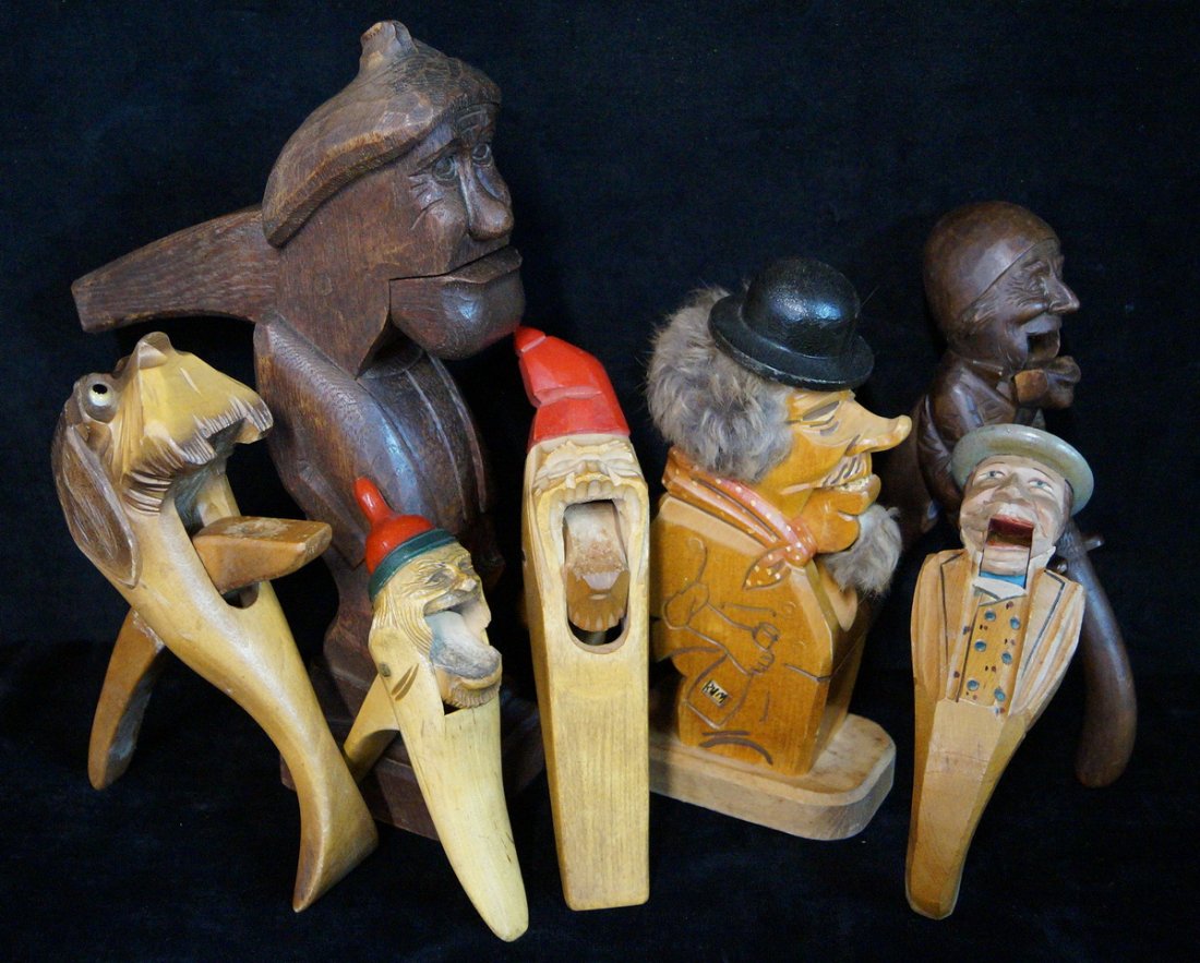 7 CARVED WOOD NUT CRACKERS (1 of 4)