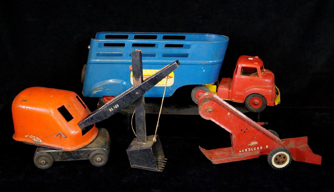 GROUP 3 METAL TOYS INC. TONKA SHOVEL (1 of 6)