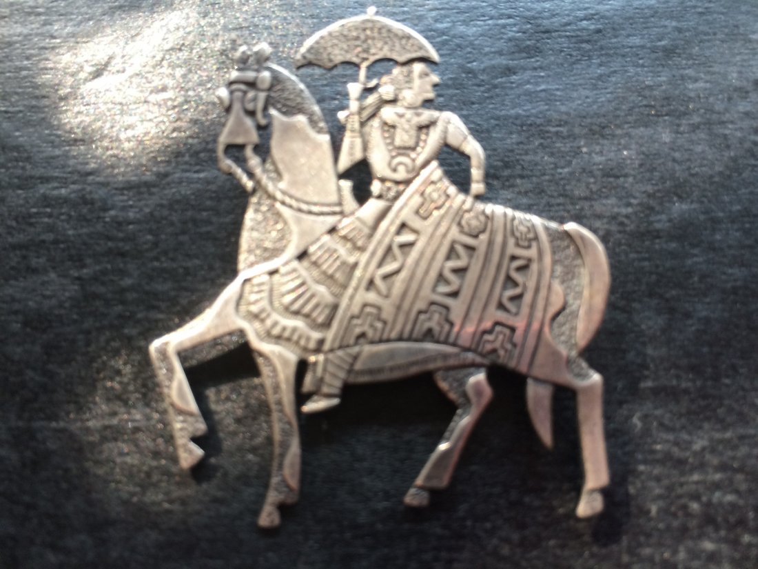 SILVER HORSE PIN SIGNED: SILVER HORSE PIN SIGNED