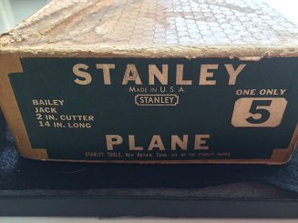 VINTAGE STANLEY #5 WOOD PLANE: VINTAGE STANLEY - BAILEY #5 IN ITS ORIGINAL BOX LOOKS TO NEVER BEEN USED ,BOX AS WATER DAMAGE PLEASE SEE PICTURES WE OFFER IN HOUSE SHIPPING