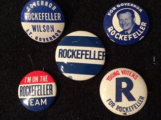 COLLECTION OF ORIGINAL ROCCKEFELLER POLITICAL PINS: COLLECTION OF 5 ORIGINAL ROCKEFELLER POLITICAL PINS ALL IN GOOD CONDITION WE OFFER IN HOUSE SHIPPING