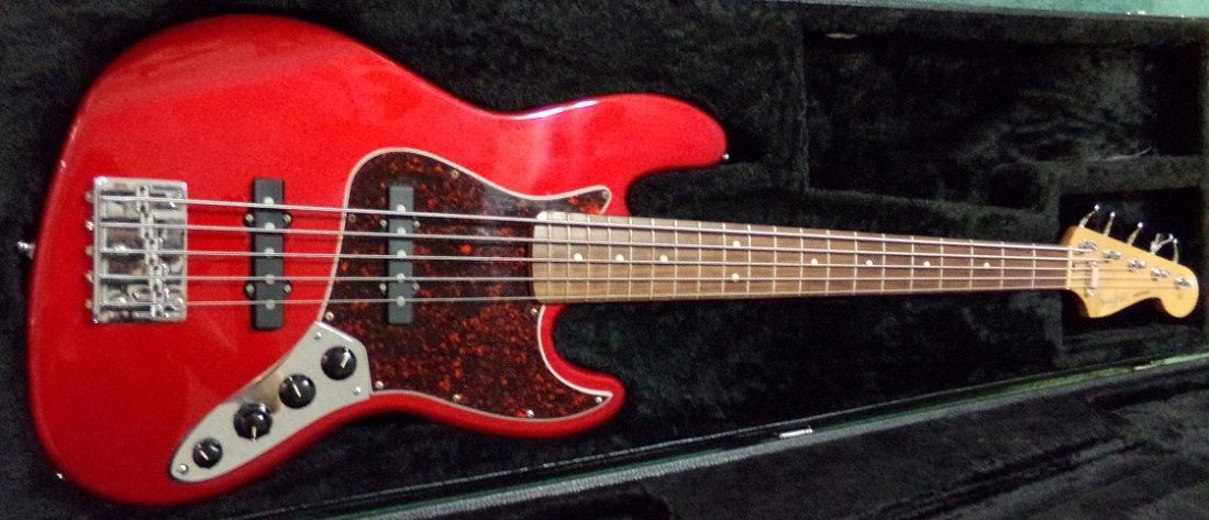 Fender Jazz Bass Deluxe Series (1 of 5)