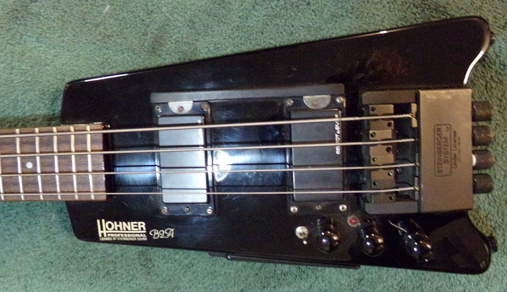 Hohner B2A Electric Bass with Hardshell case (1 of 8)