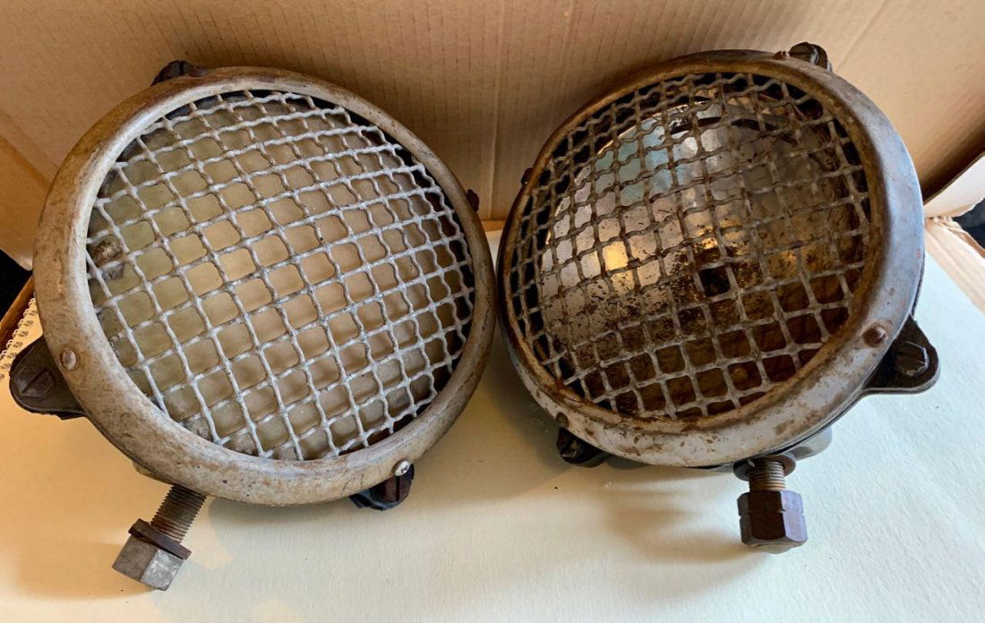 Pair Ratrod Lights as-is (1 of 2)