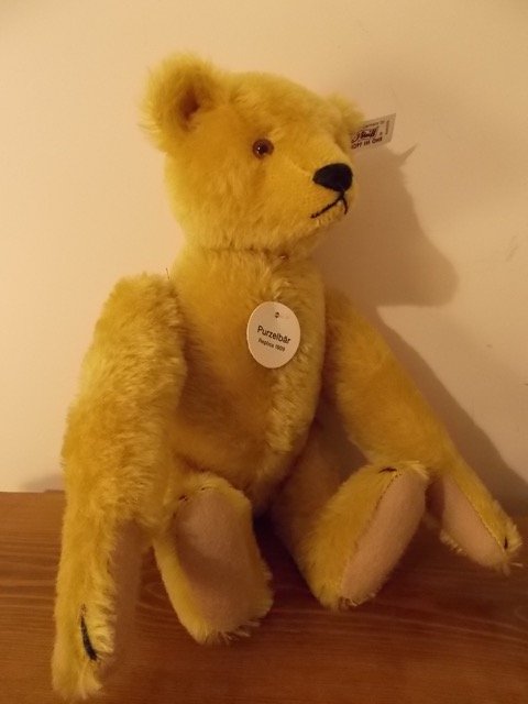 Steiff 1909 Purzelbar replica (1 of 3)