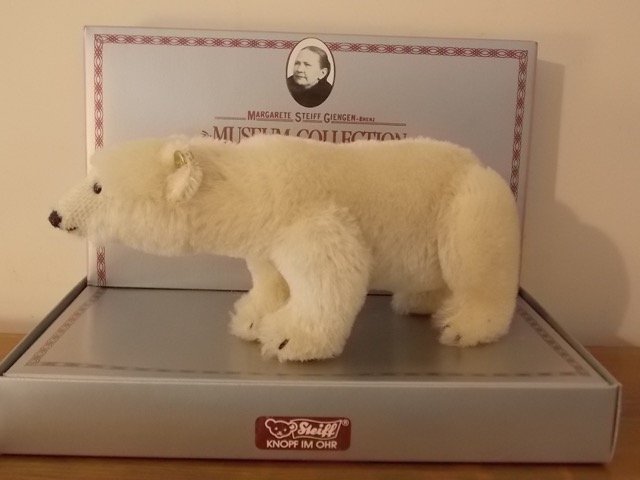 シュタイフ POLAR THE TITANIC BEAR Lot Detail - Steiff Polar the Titanic Bear Pre-Production