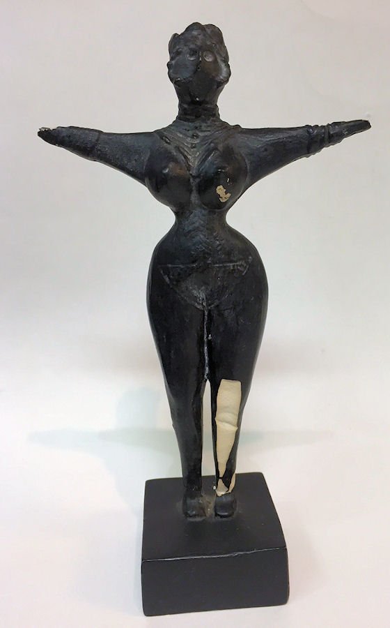 Near Eastern Sumerian Style female goddess. (1 of 4)