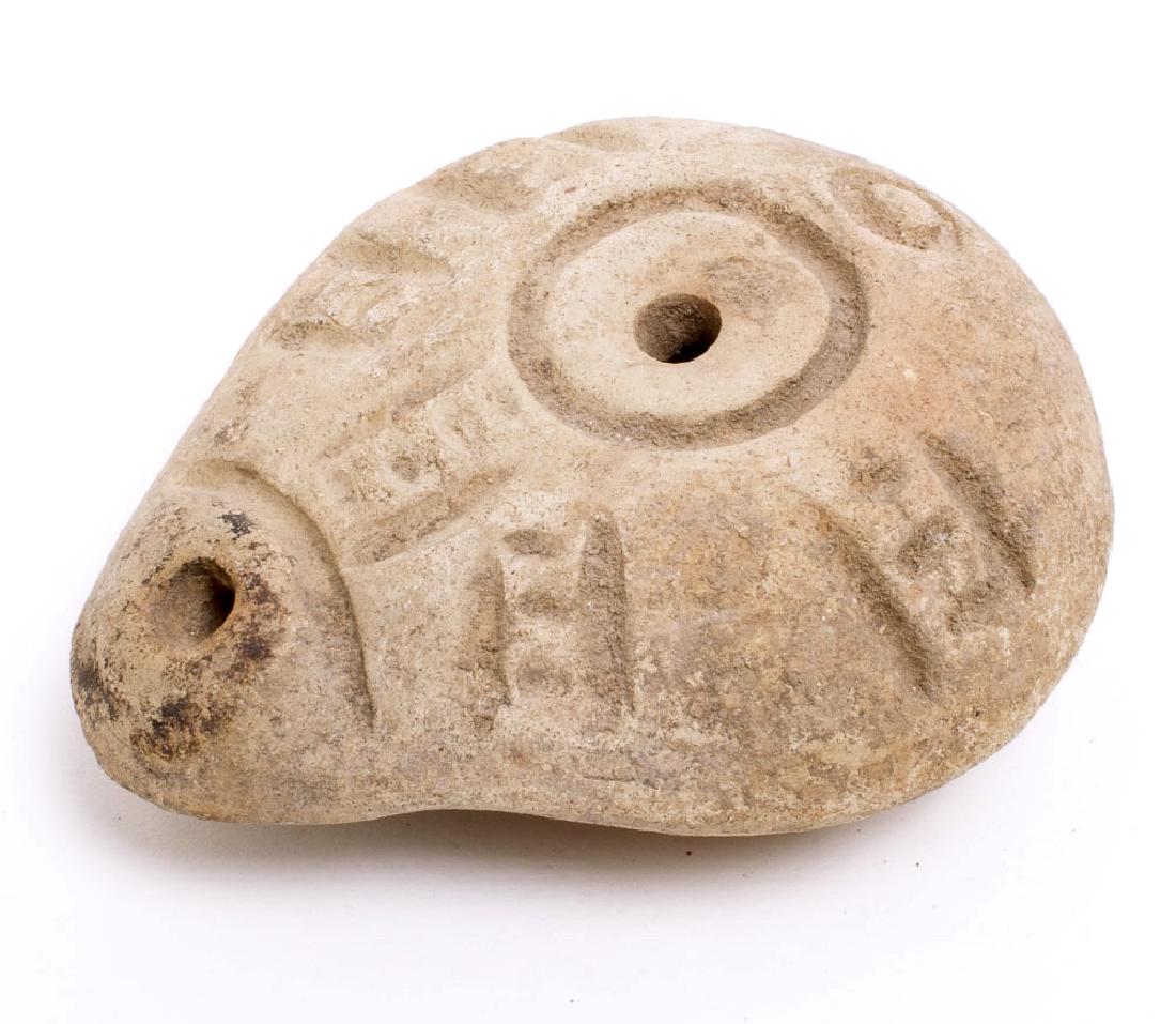 Ancient Roman Egypt Terracotta Oil Lamp c.2nd cen AD: Ancient Roman Egypt Terracotta Oil Lamp c.2nd century AD. Size 3 1/2 inches length. Fine ancient Roman Egypt oil lamp. Condition: perfect. Provenance: from the estate of Robert Thompson of Philadelphi