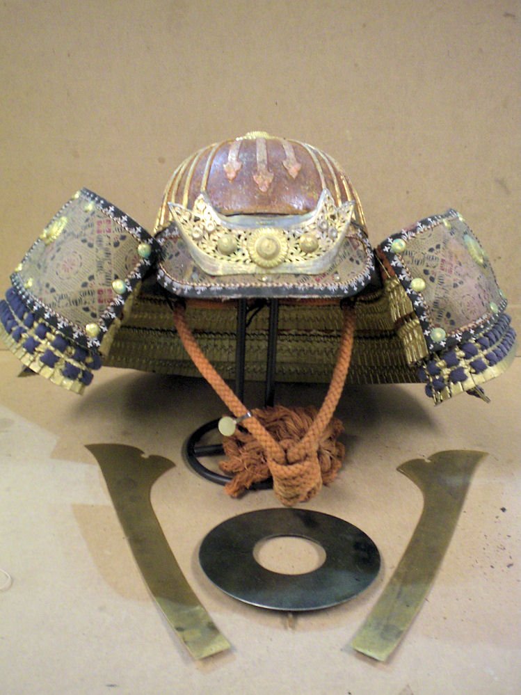 Japanese samurai helmet (made in Japan)  20th century (1 of 8)