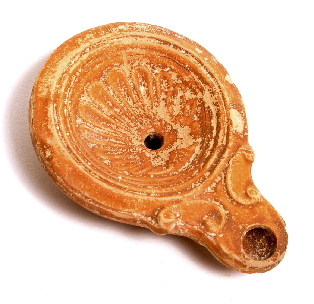Ancient Roman Terracotta Oil Lamp c.1st-2nd century AD. (1 of 1)
