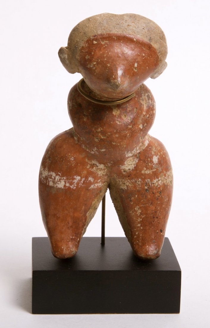 Ancient Pre Columbian Chinesco Pottery figure c.100 AD (1 of 2)