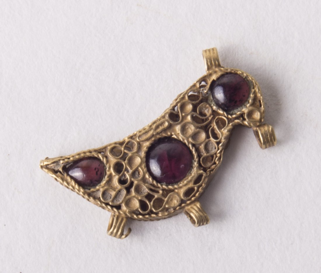 Ancient Islamic Gold Bird Pendant with Garnet c.8th/12t (1 of 2)