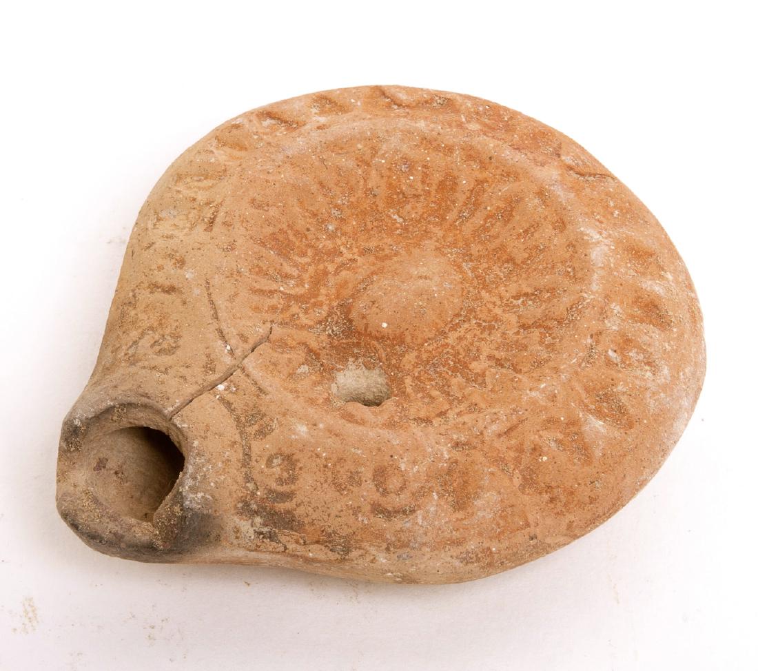 Ancient Roman Terracotta Oil Lamp c.1st century AD (1 of 2)