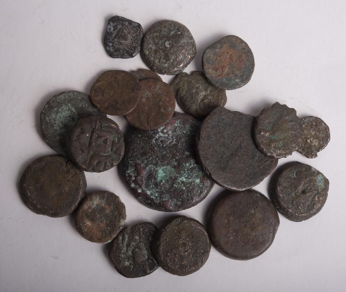 Lot of 20 Ancient Greek Roman Bronze Coin Ptolemy: Lot of 20 Ancient Greek Roman Bronze Coin Ptolemy kingdom and later period Roman etc... Size 33-11 mm. a nice lot of Ancient Greek, Roman Egypt coins. great lot for research and study.