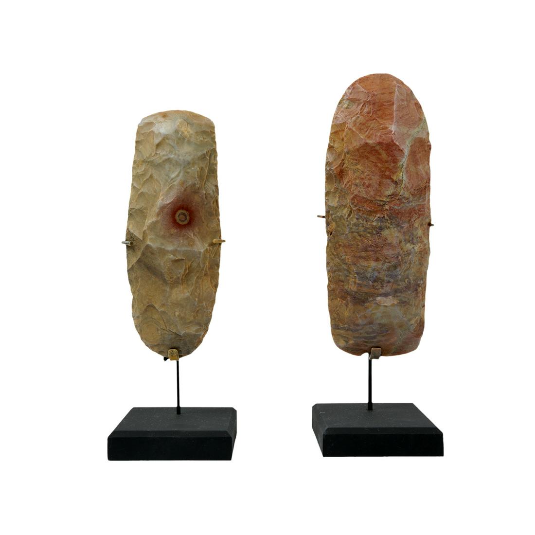 Lot of 2 African Neolithic Stone Axe Heads c.5000 BC.: Lot of 2 African Neolithic Stone Axe Heads c.5000 BC. Size 6 1/4 - 7 1/4 inches length. blade 2 1/2 - 3 inches wide. + mount. Great lot of 2 Stone Age Flint Hand Axe. custom mounted. Condition: Excell