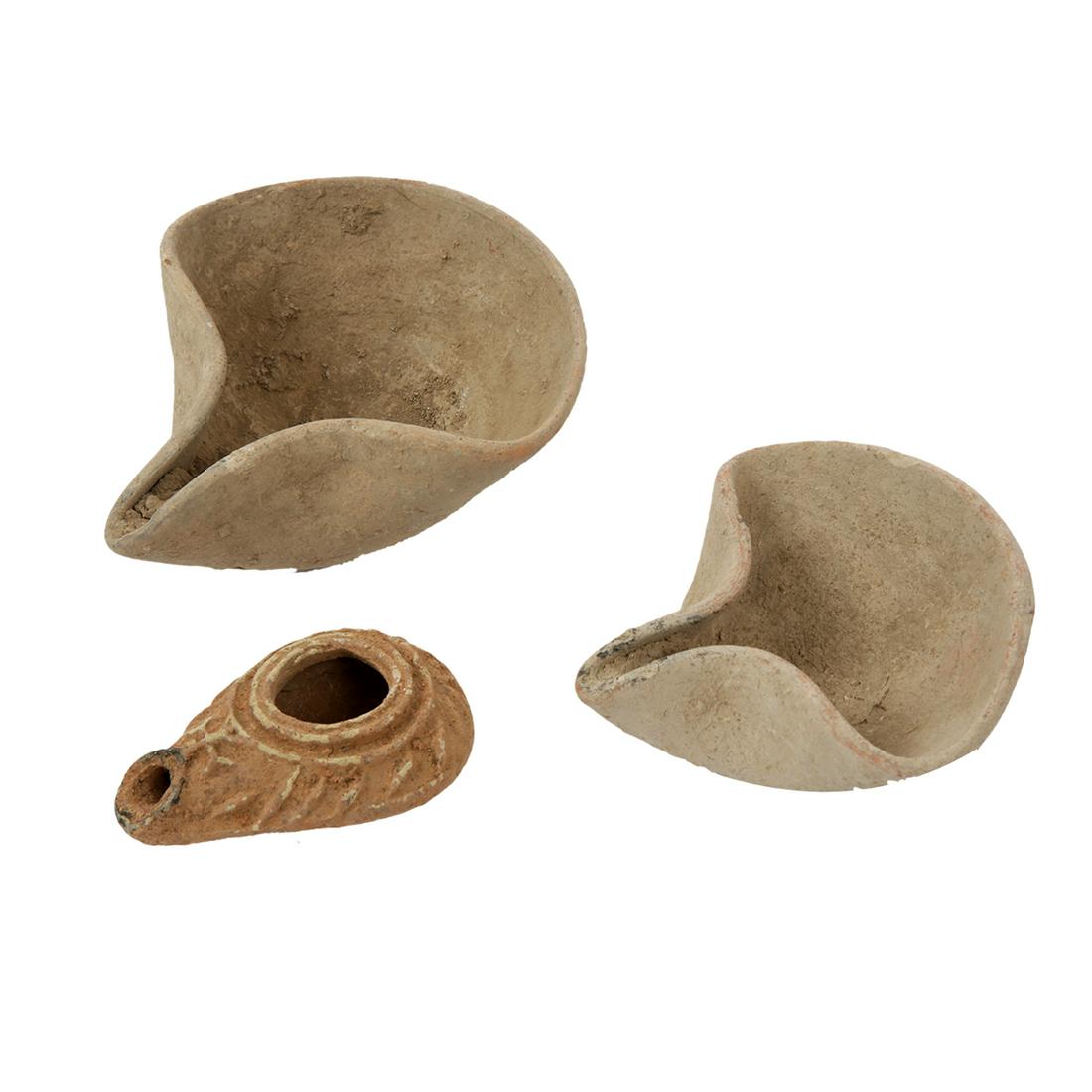 Lot of 3 Ancient Holy land Iron Age/Byzantine: Lot of 3 Ancient Holy land Iron Age/Byzantine Terracotta Oil Lamps c.1000 BC-5th century AD. Size 6 1/2 - 4 inches length. Nice lot of 3 Ancient terracotta Oil Lamps from the holy land 2 are Iron Age 