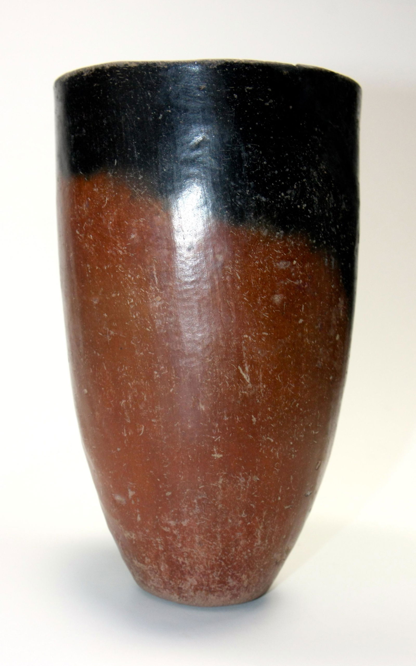 Ancient Egyptian Black-topped Redware Pottery Jar,: Ancient Egyptian Black-topped Redware Pottery Jar, Predynastic Period, Nagada I / Early Naqada II, 4000-3400 B.C. Size 7 1/4 inches high x 4 3/8 inches diameter. (18.4 x 11.1 cm) Beautiful and Rare An