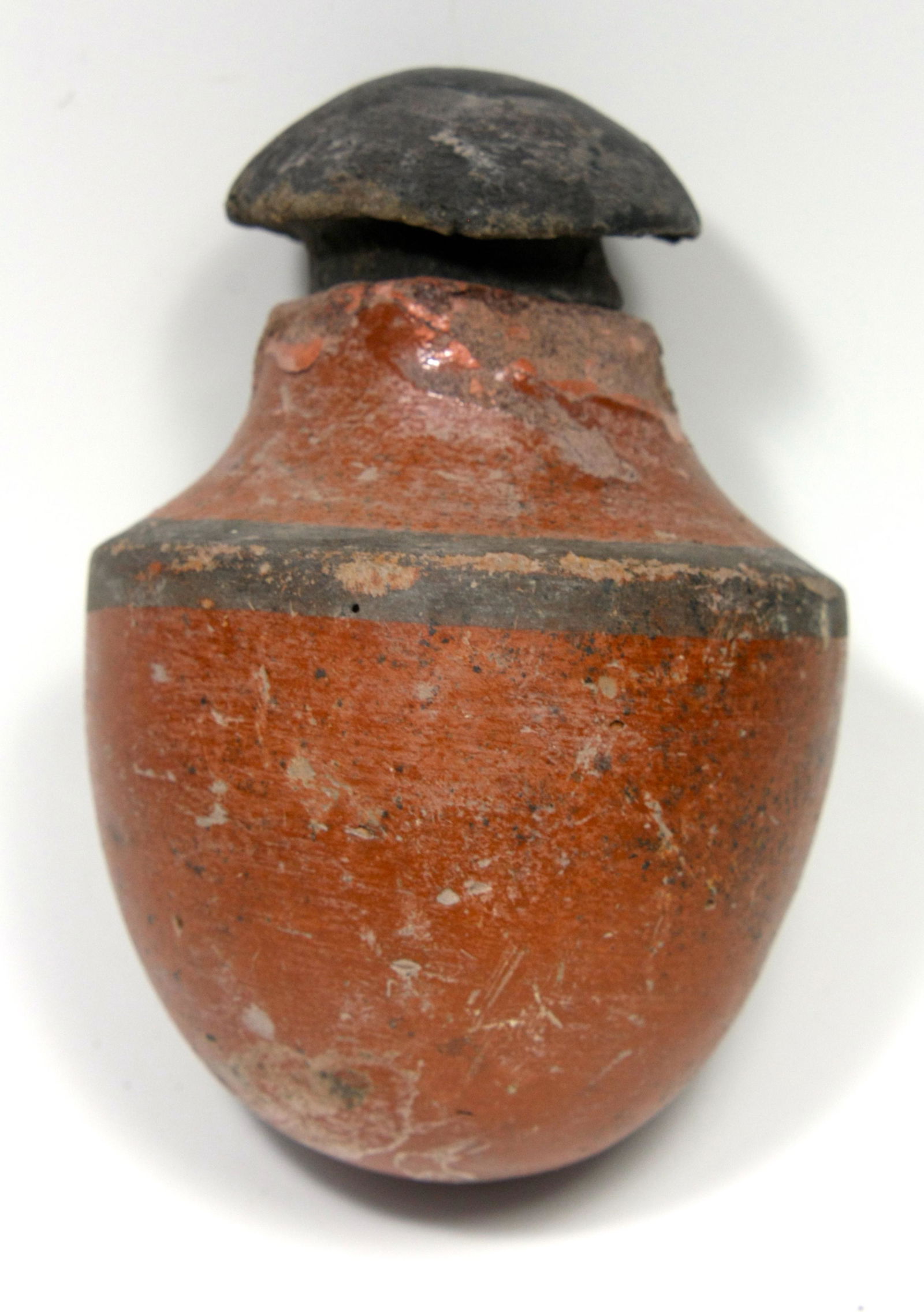 Ancient Egyptian Redware Pottery Jar with lid, New: Ancient Egyptian Redware Pottery Jar with lid, New Kingdom ca. 1550 BC. Size 4 1/2 inches high x 3 1/8 inches diameter. (11.4 x 7.9 cm) Rare Ancient Egyptian Redware Pottery jar with lid, decorated wi