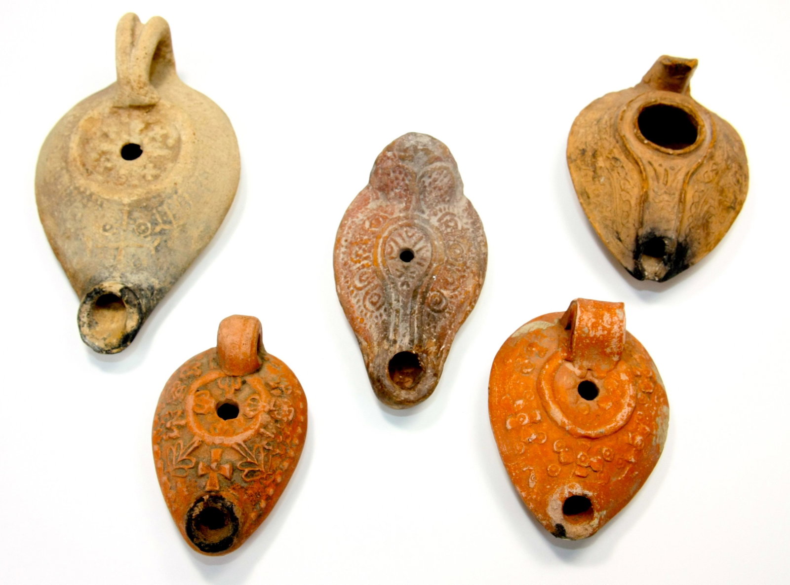 Lot of 5 Ancient Egyptian Byzantine Terracotta Oil: Lot of 5 Ancient Egyptian Byzantine Terracotta Oil Lamps with Crosses c.2nd century AD. Size 3 1/4 - 5 3/8 inches length (8.25 - 13.65 cm) Great Lot of 5 Byzantine Period Terracotta oil lamps with Cro