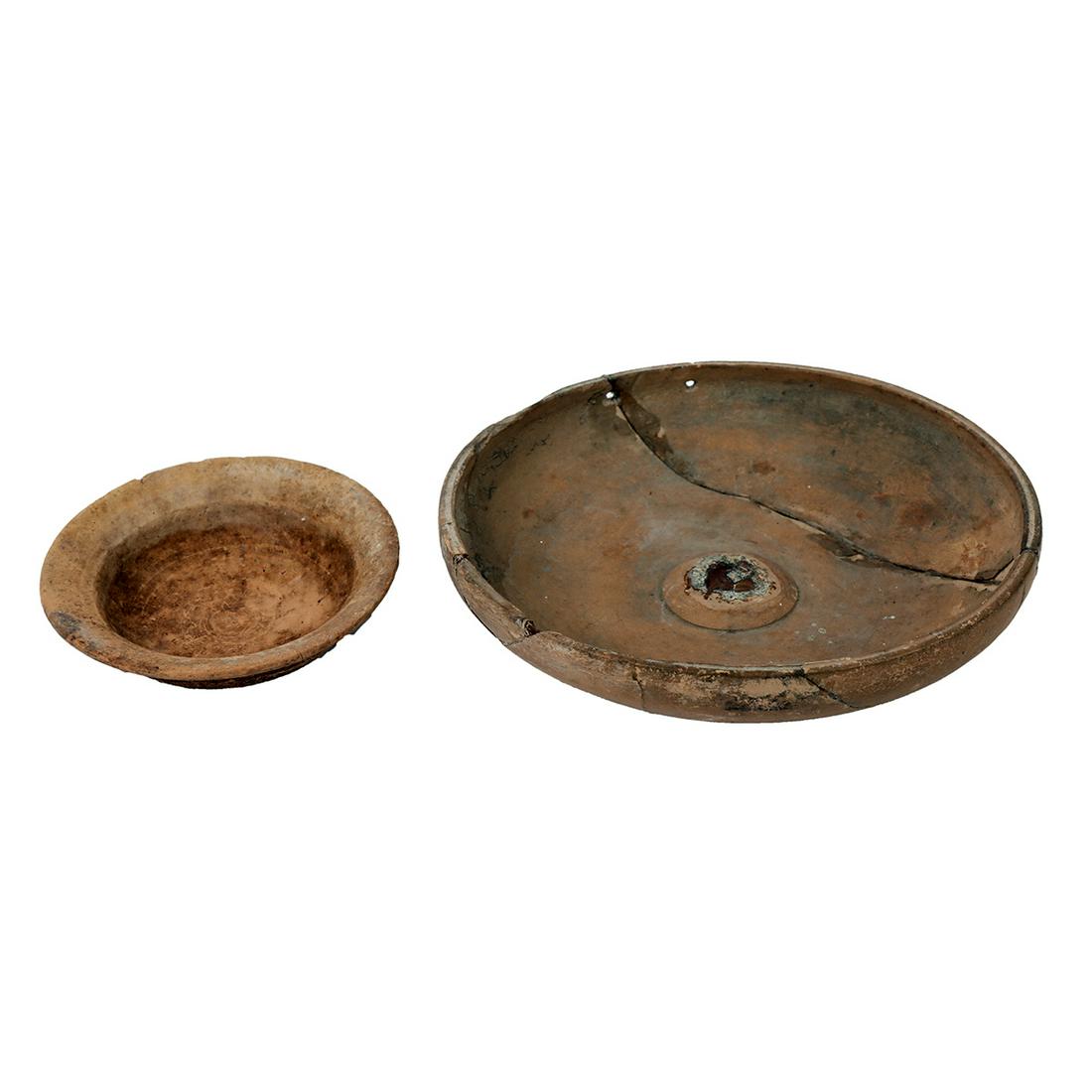 Lot of 2 Ancient Greek Pottery Phiale Bowls c.4th: Lot of 2 Ancient Greek Pottery Phiale Bowls c.4th century BC. Size 4 - 6 5/8 inches Diameter x 1 1/8 - 1 5/8 inches high. Fine lot of 2 pottery Phiale Bowls or libation bowl, used for wine, larger bow